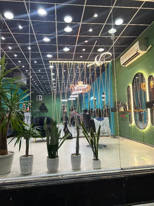 آرایشگر درصدی ، دستیار (آقا)|استخدام درمانی، زیبایی، بهداشتی|قم, بنیاد|دیوار