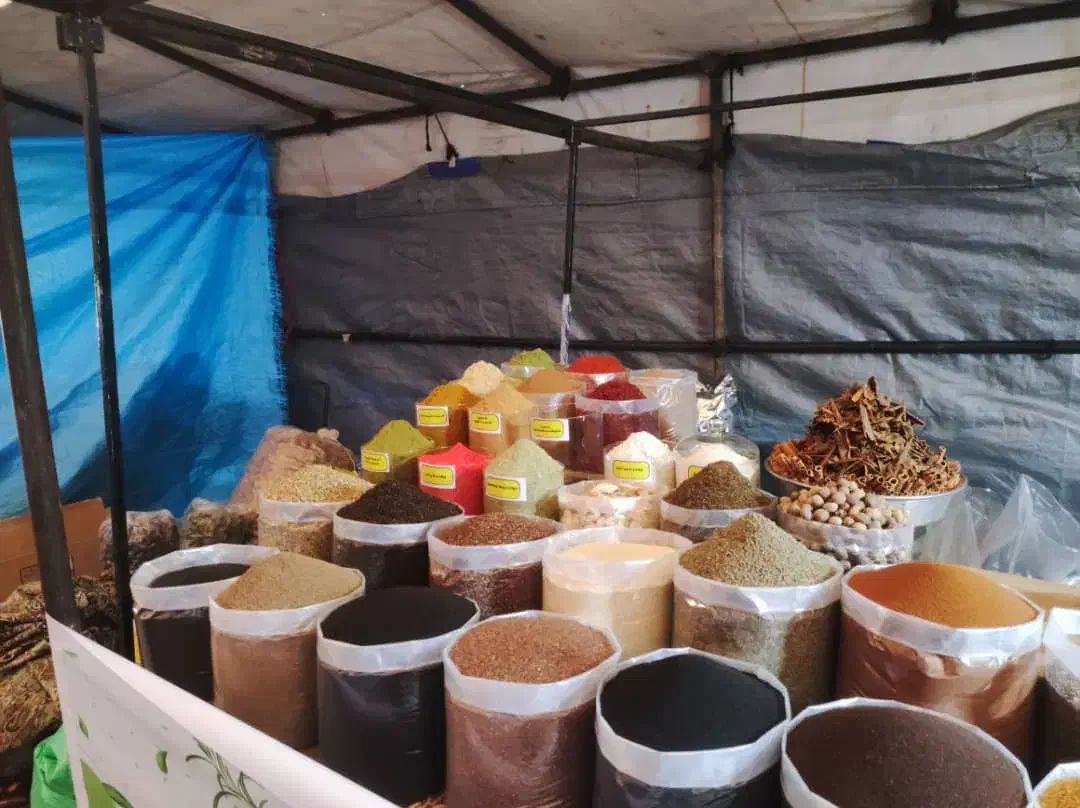 حراج پاییزی نمایشگاه|خوردنی و آشامیدنی|کامفیروز, |دیوار