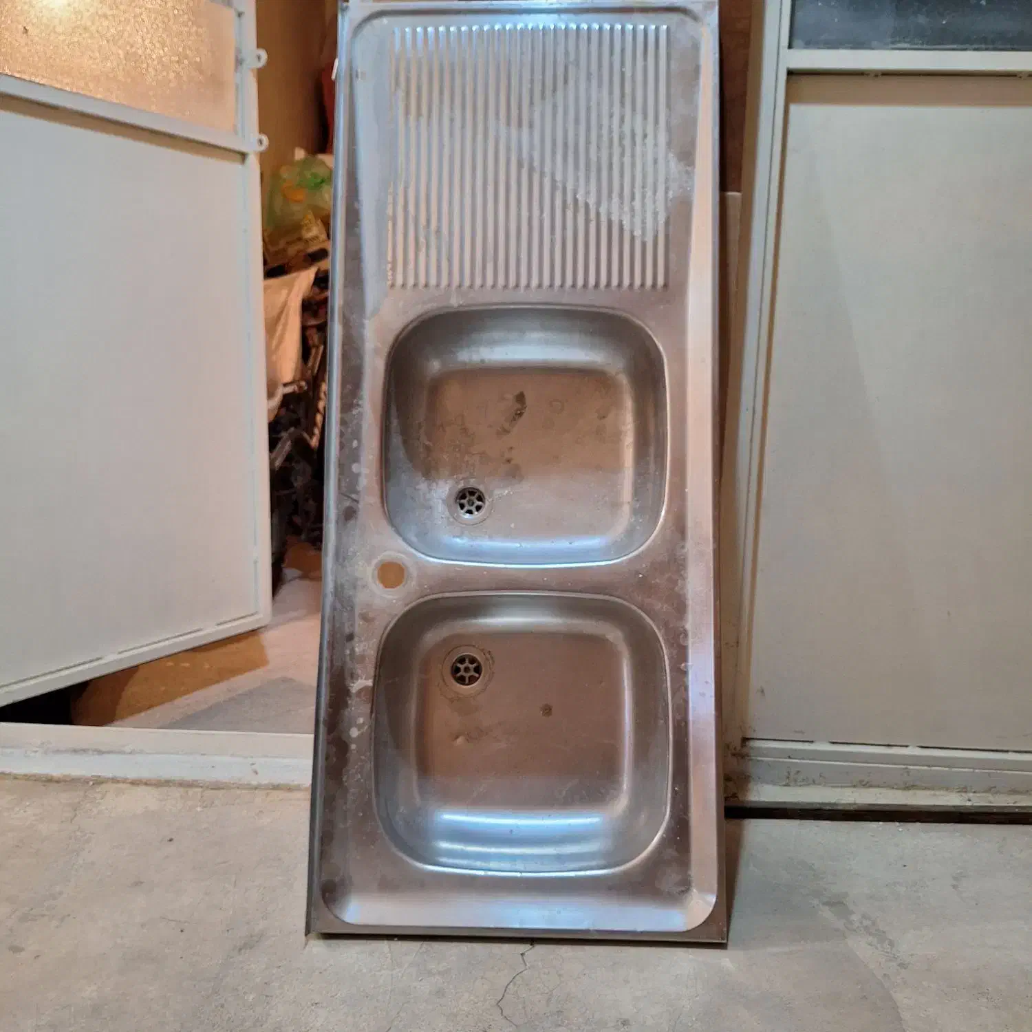 سینک سالم در حدنو دو عدد دیس چینی نو اینه فانتزی|آب‌چکان و نظم‌دهنده ظروف|دماوند, دماوند|دیوار