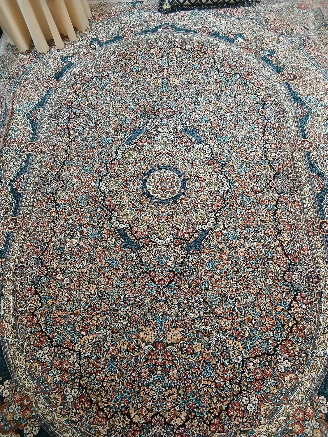 دو عدد فرش ۹متری ۷۰۰ شانه سرمه ای سالم|فرش|تهران, مسعودیه|دیوار