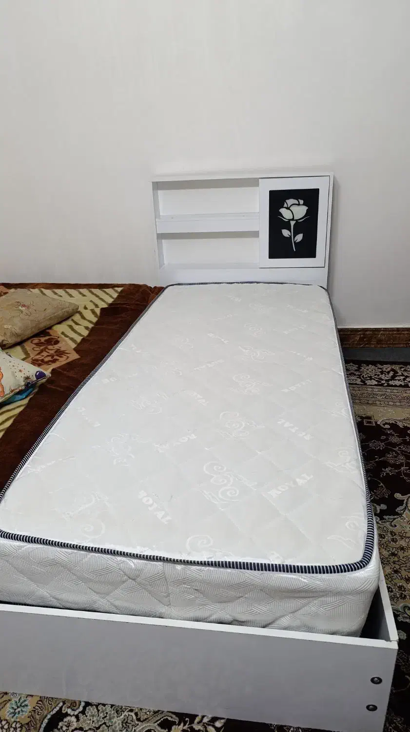 تخت خواب یک نفره ال ای دی دار|تخت و سرویس خواب|ابریشم, |دیوار