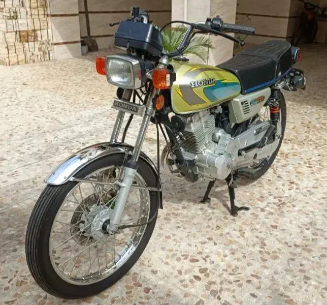 هوندا ۲۰۰ کاربرات در حد صفر|موتورسیکلت|رشت, کوی فکوری|دیوار