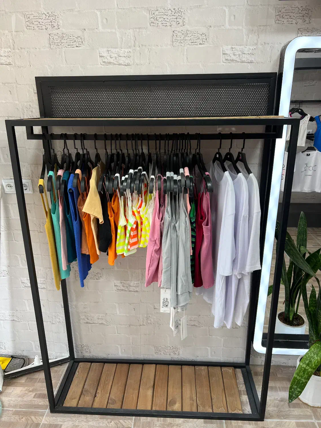 فروش یک عدد مانکن زنونه و دو عدد رگال ایستاده|فروشگاه و مغازه|بوشهر, |دیوار