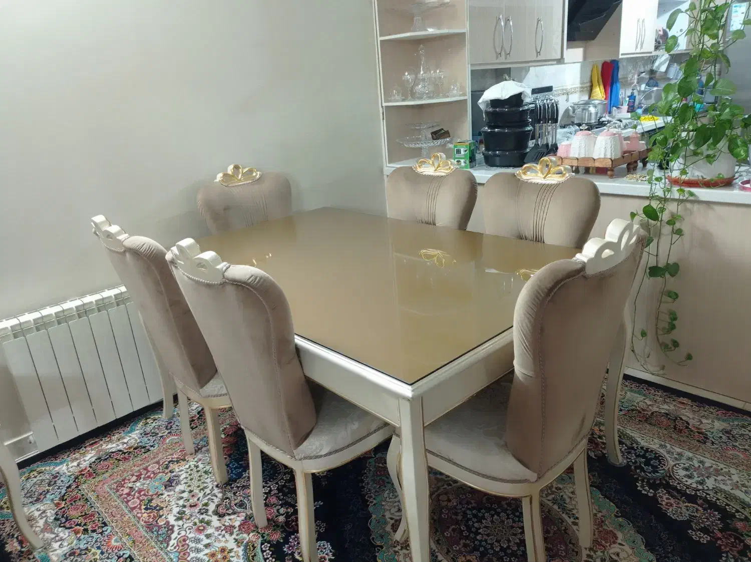 مبل ۷ نفره و میز غذاخوری ۶ نفره|مبلمان خانگی و میز عسلی|ری, شهادت|دیوار