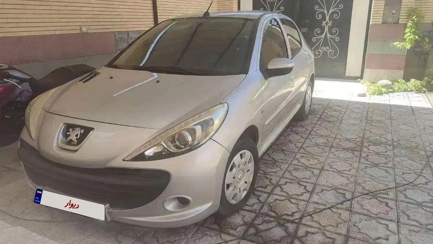 پژو 207 tu5 نقره ای دنده ای مدل 1401|خودرو سواری و وانت|کرمان, |دیوار