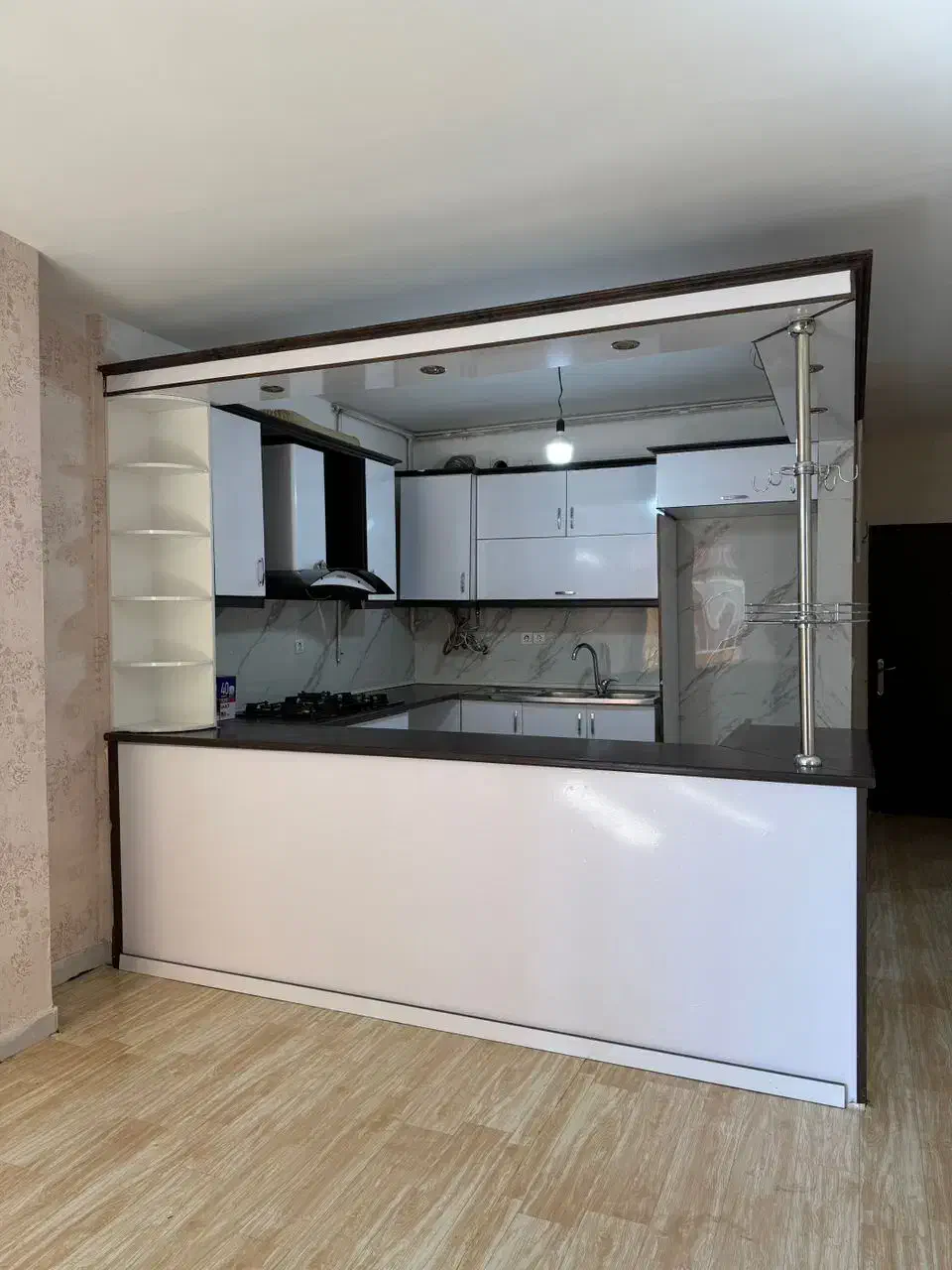 آپارتمان ۷۶ متری دو خواب ( بازسازی شده )|فروش آپارتمان|مهاجران, |دیوار