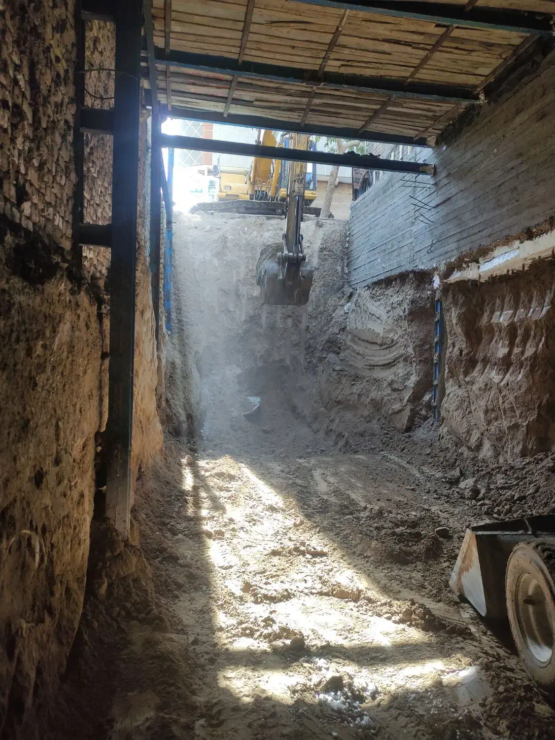 خاکبرداری لودر بیل مکانیکی .تخریب اجرای گودپیکور|خدمات پیشه و مهارت|مشهد, سجادیه|دیوار