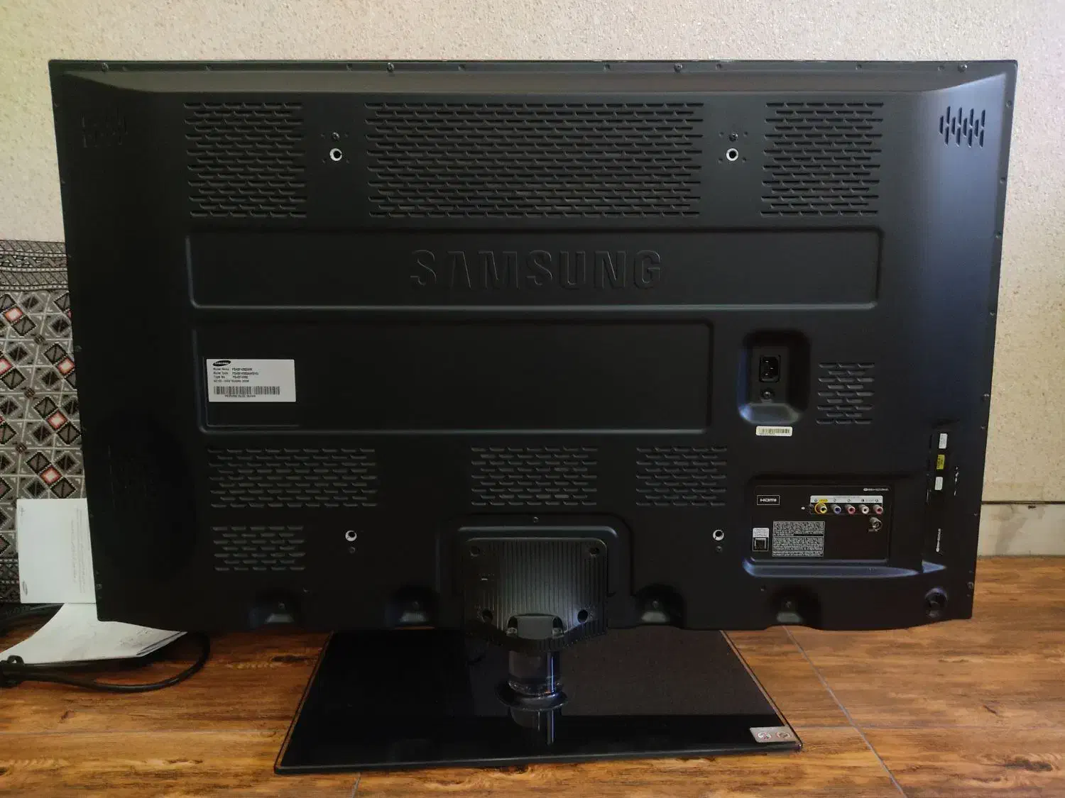 تلویزیون 43 اینچ|تلویزیون و پروژکتور|رشت, چمارسرا|دیوار