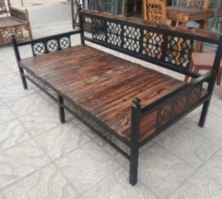 تولید و فروش تخت سنتی فلزی بارنگ کوره ای|تخت و سرویس خواب|اردکان, |دیوار