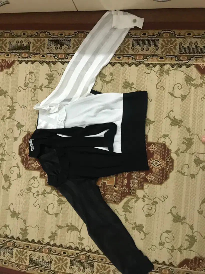 شومیز|لباس|خوی, |دیوار