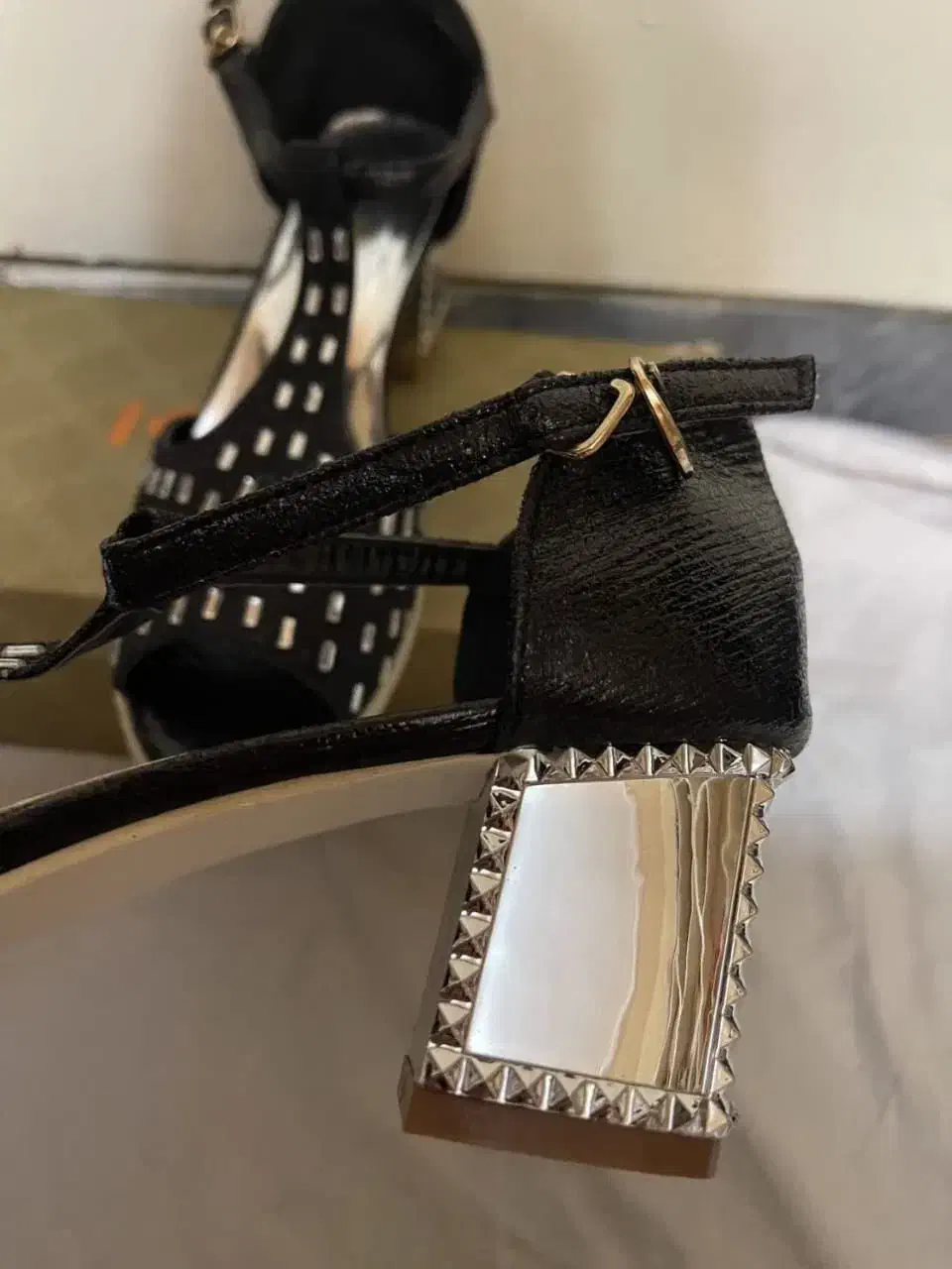 حراج کفش ترند بسیار شیک و خاص .خارجی.نو|کیف، کفش، کمربند|تهران, ایوانک|دیوار