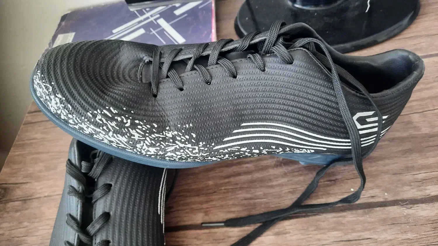 کفش فوتبال چمن|کیف، کفش، کمربند|طرقبه, |دیوار