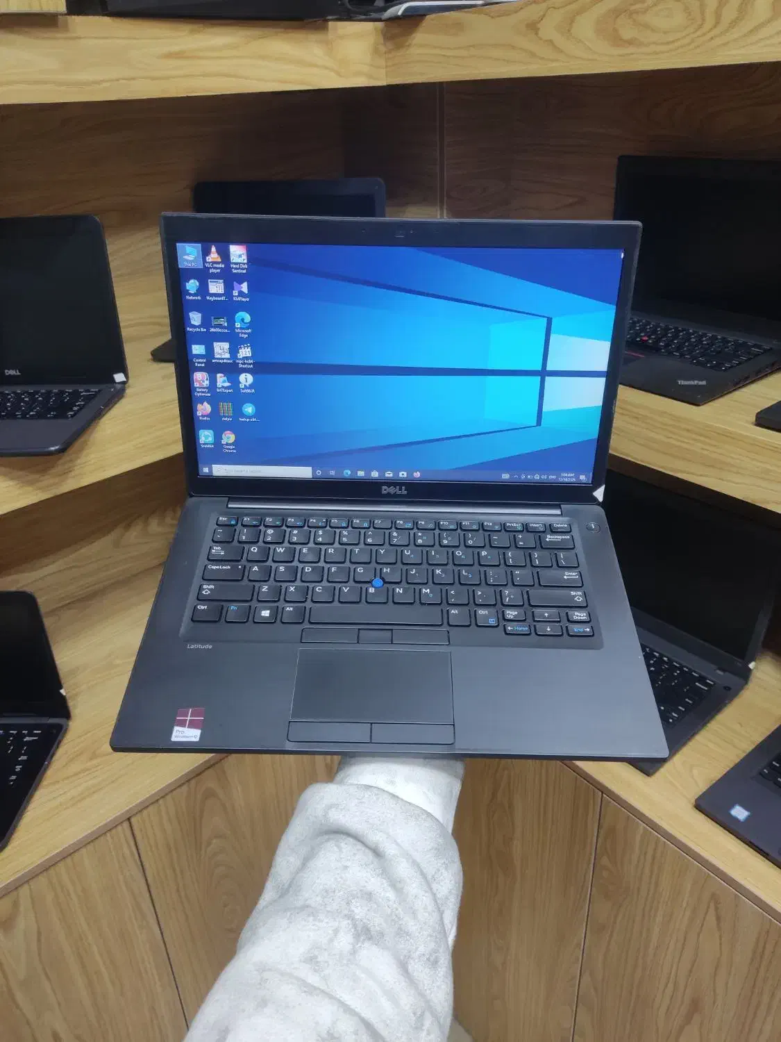 لپتاپDell e7480 i7نسل رم۸/هارد256ssd/سوپراسلیم|رایانه همراه|ری, علایین|دیوار