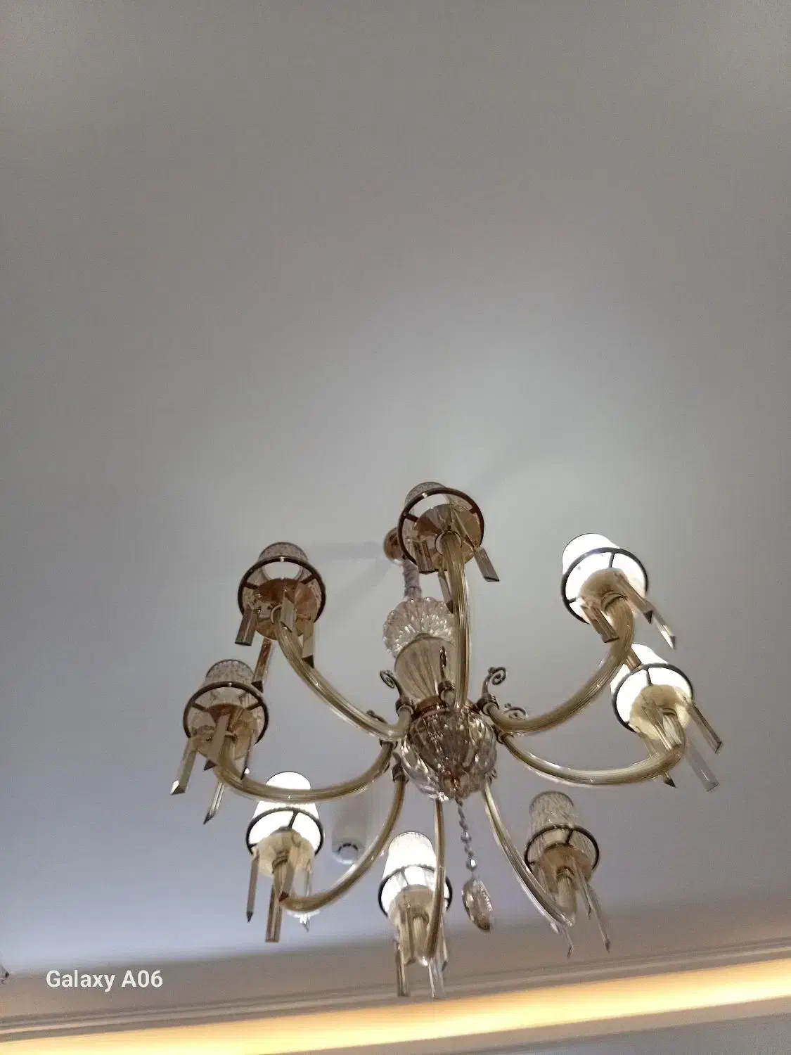 لوستر|لوستر و چراغ آویز|مشهد, فرهنگ|دیوار