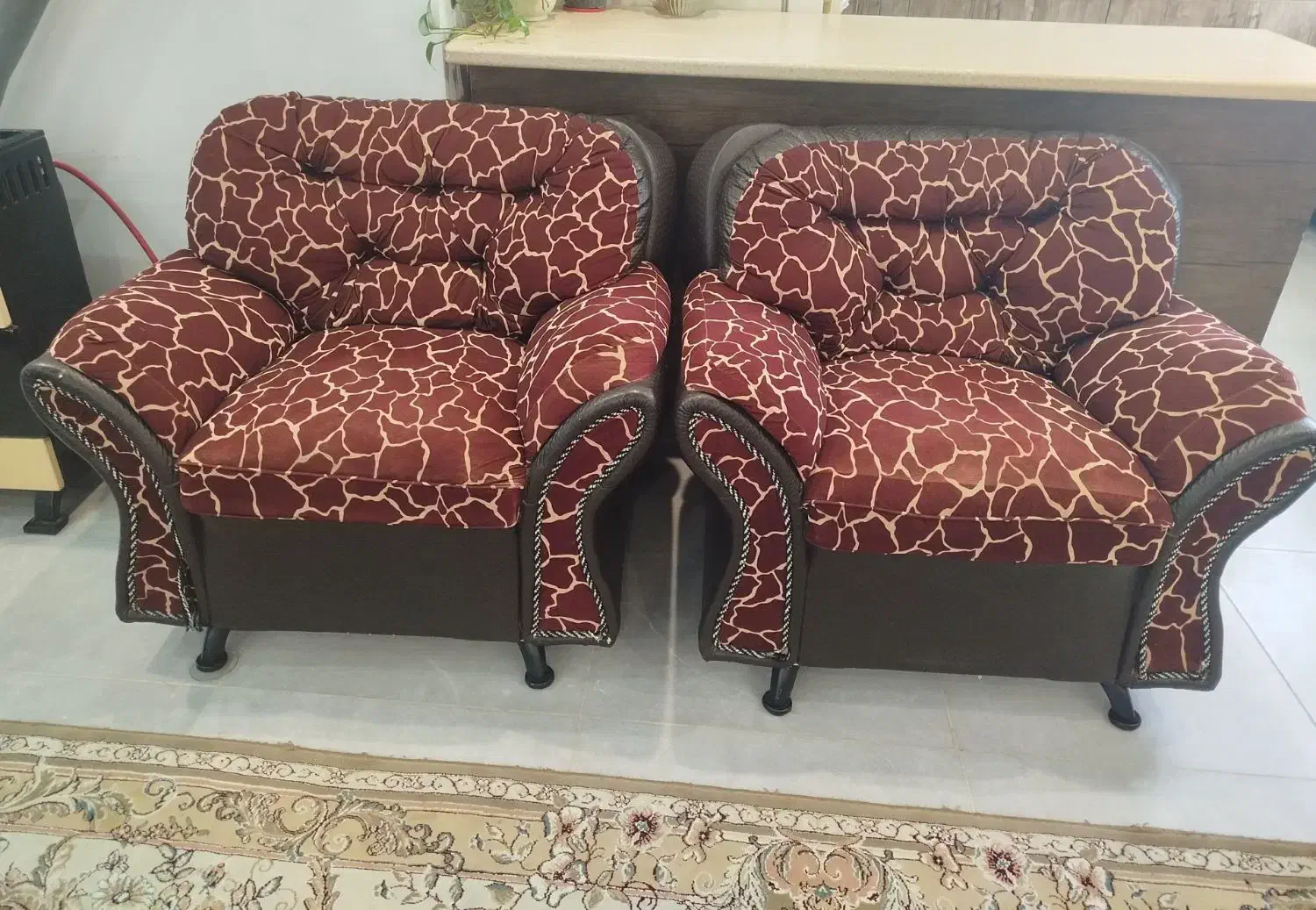 مبل دست دوم|مبلمان خانگی و میز عسلی|رشت, پیرکلاچای|دیوار