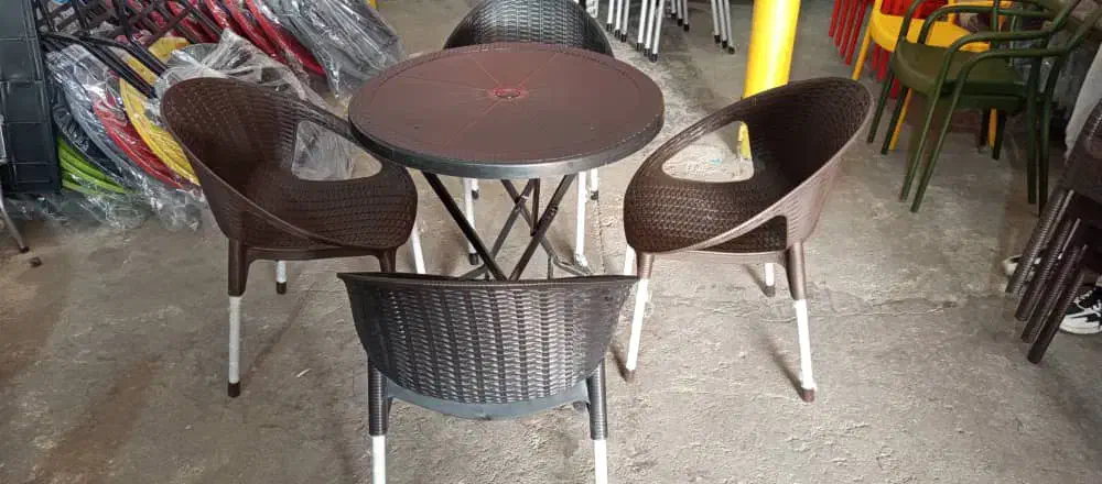 صندلی فانتزی حصیری|صندلی و نیمکت|شیراز, محراب|دیوار