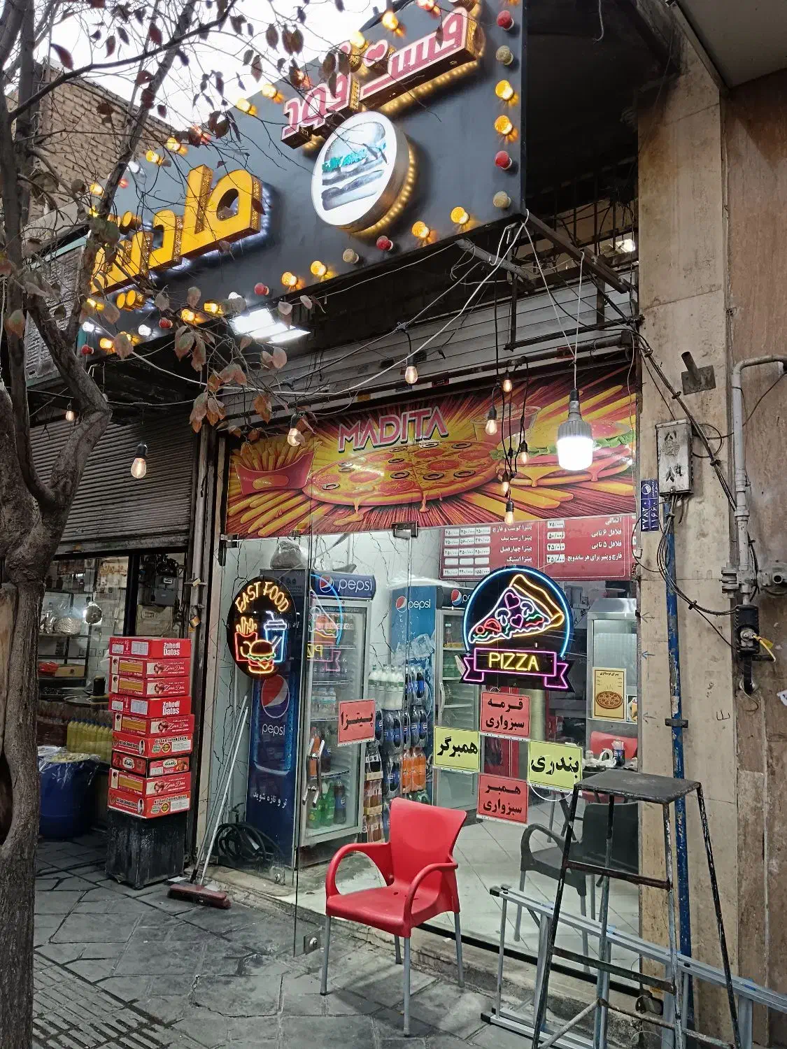 33 متر تجاری بر اصلی ابومسلم پاخور بی‌نظیر|اجارهٔ مغازه و غرفه|تهران, مسعودیه|دیوار