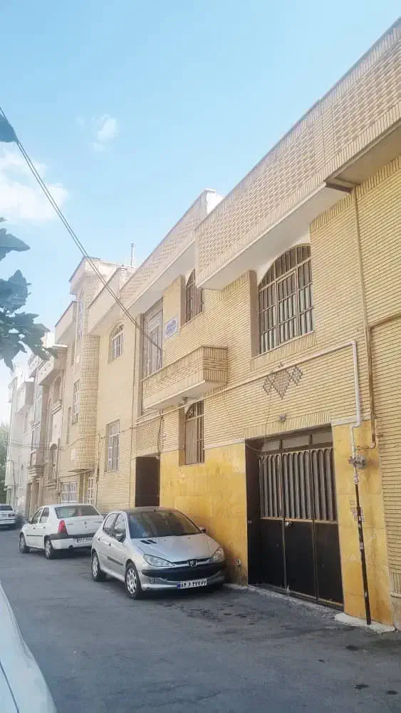 فروش منزل دو طبقه در فرصت شیرازی|فروش خانه و ویلا|شیراز, شریف‌آباد|دیوار