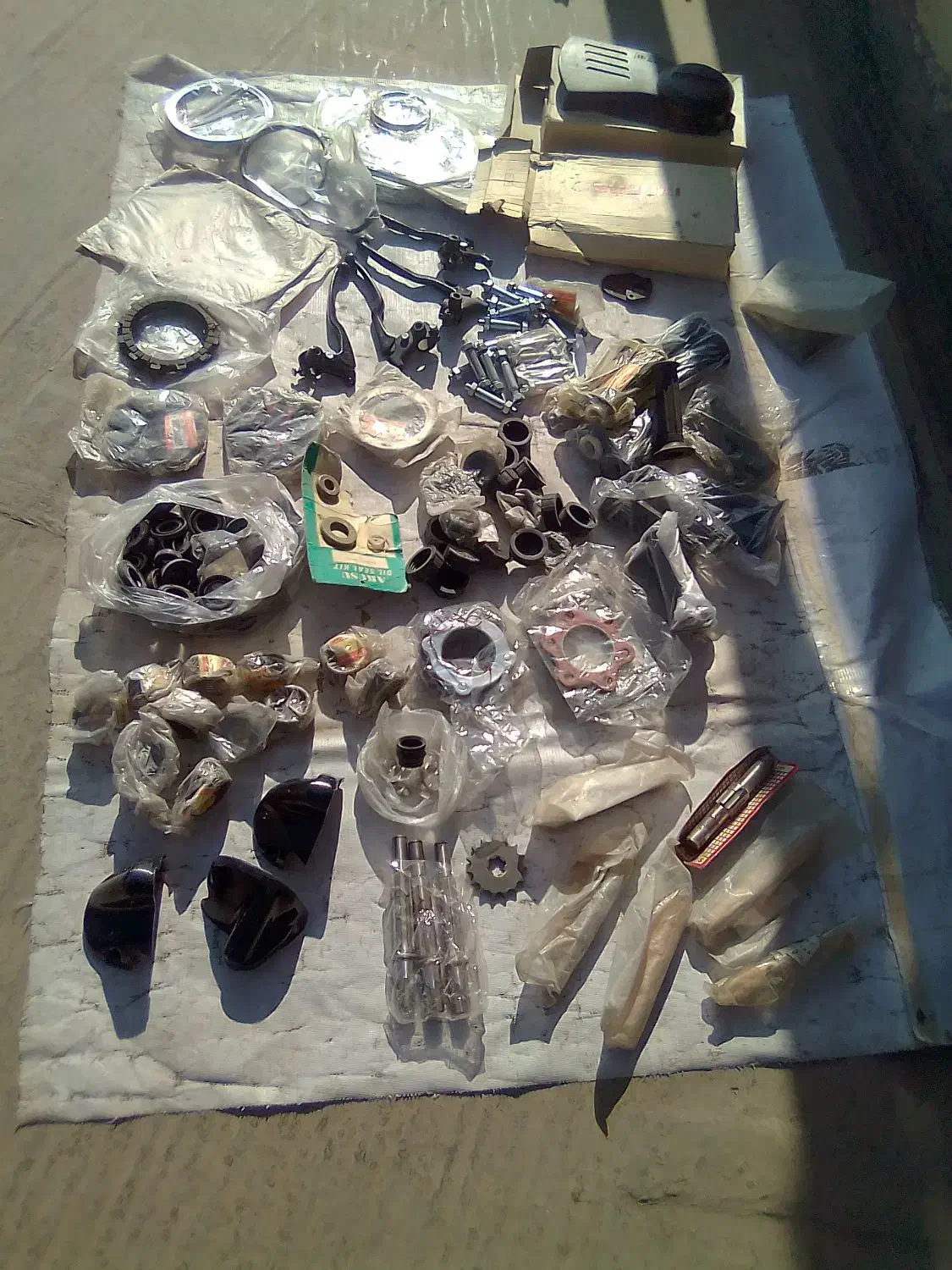 لوازم‌موتور‌دوزمانه‌قدیم|قطعات یدکی و لوازم جانبی|قم, قلعه عموحسین|دیوار