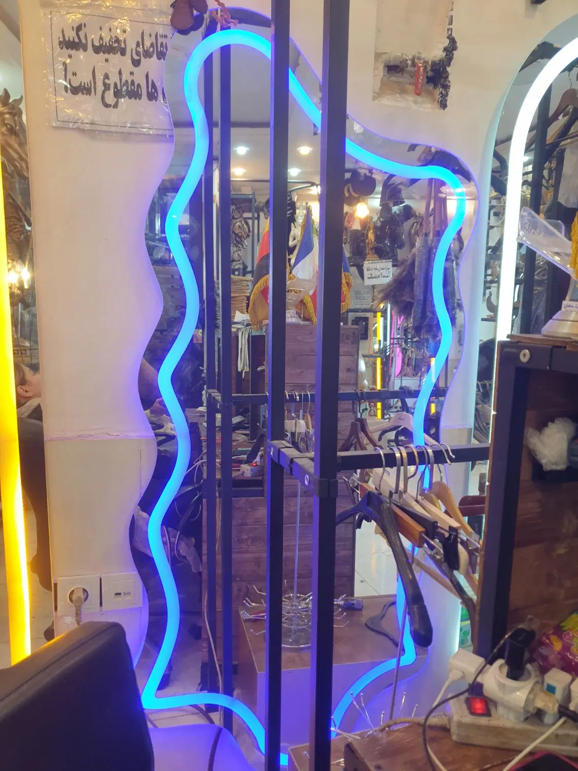 معدنش مانکن و رخت اویز خوب رگال ۹۹|بندرخت و رختآویز|کرج, گلشهر|دیوار