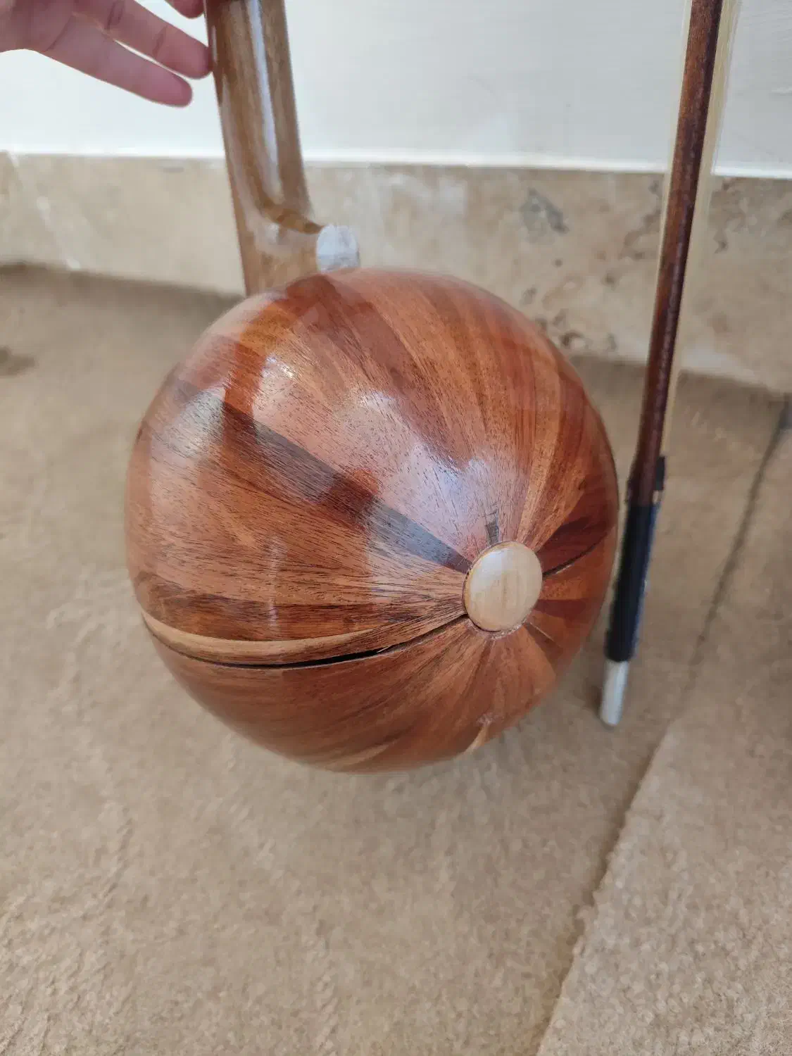 کمانچه|سازهای سنتی|قم, وادی السلام|دیوار