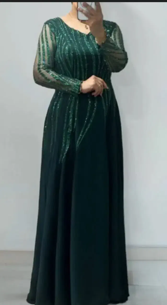 دوخت لباس|لباس|بندر دیر, |دیوار