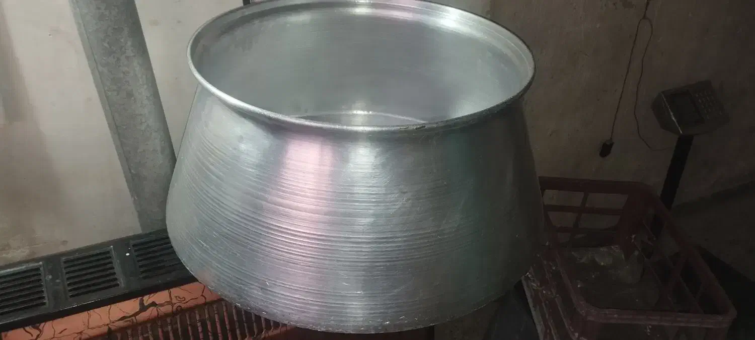 دیگ روحی|ظروف پخت‌وپز|شاهین دژ, |دیوار