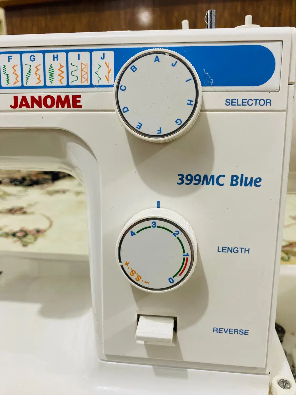 دستگاه چرخ خیاطی ژانومه مدل ۳۹۹ تمیز و سالم|چرخ خیاطی و ریسندگی|رشت, پیرکلاچای|دیوار