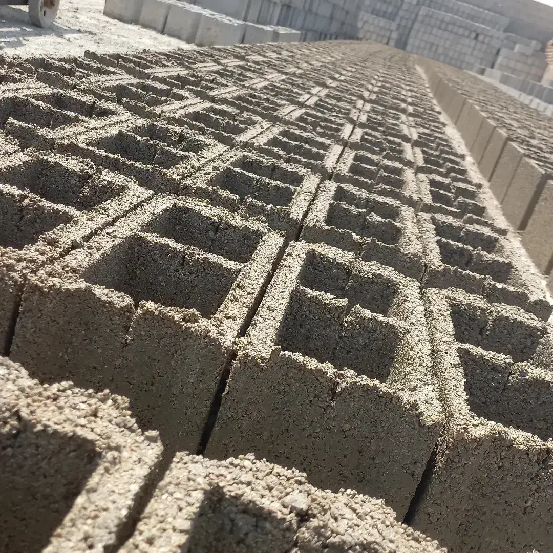 بلوک زنی برادران حیدری|مصالح و تجهیزات ساختمان|طبس, |دیوار