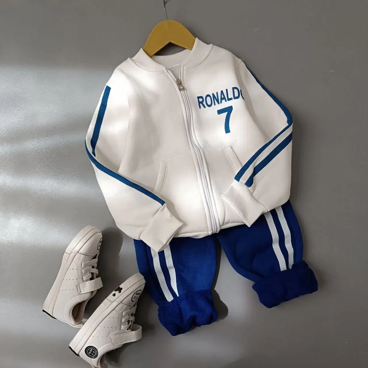 ست پسرانه و دخترانه حراج فقط ۲۰۰|کفش و لباس بچه|بندر گناوه, |دیوار