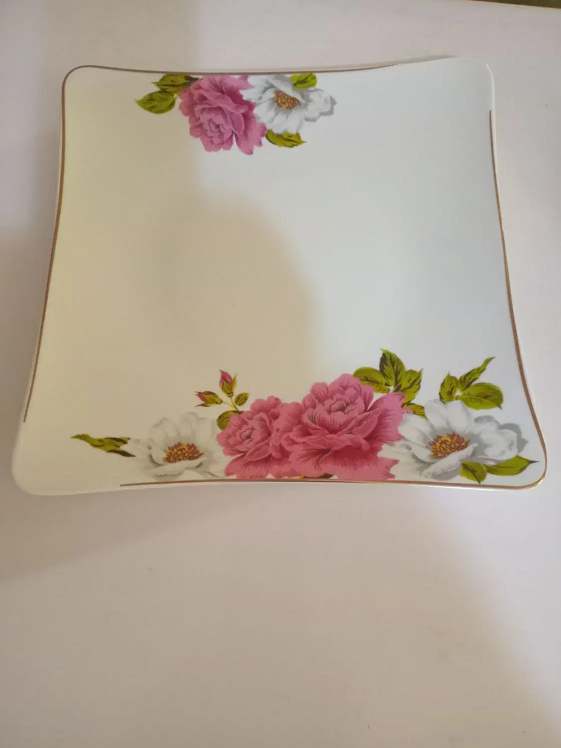 دو دست بشقاب چینی نو|ظروف سرو و پذیرایی|ازنا, |دیوار