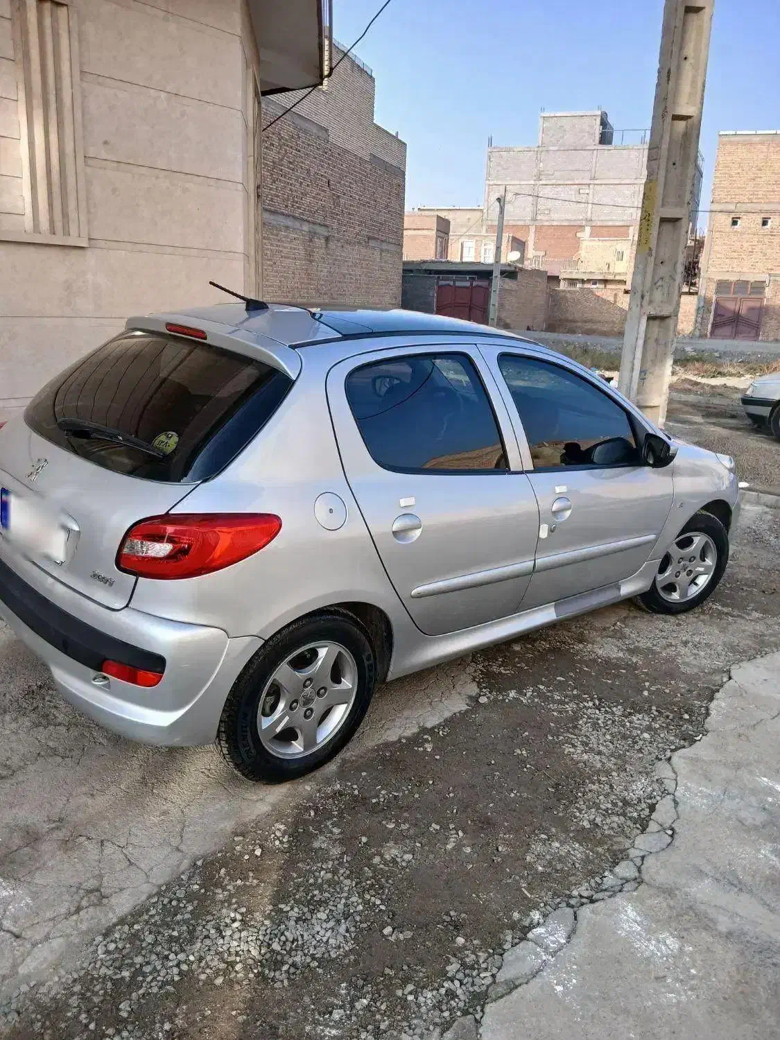 پژو۲۰۷ پانا سقف شیشه مدل ۱۴۰۱ درحد|خودرو سواری و وانت|سلماس, |دیوار