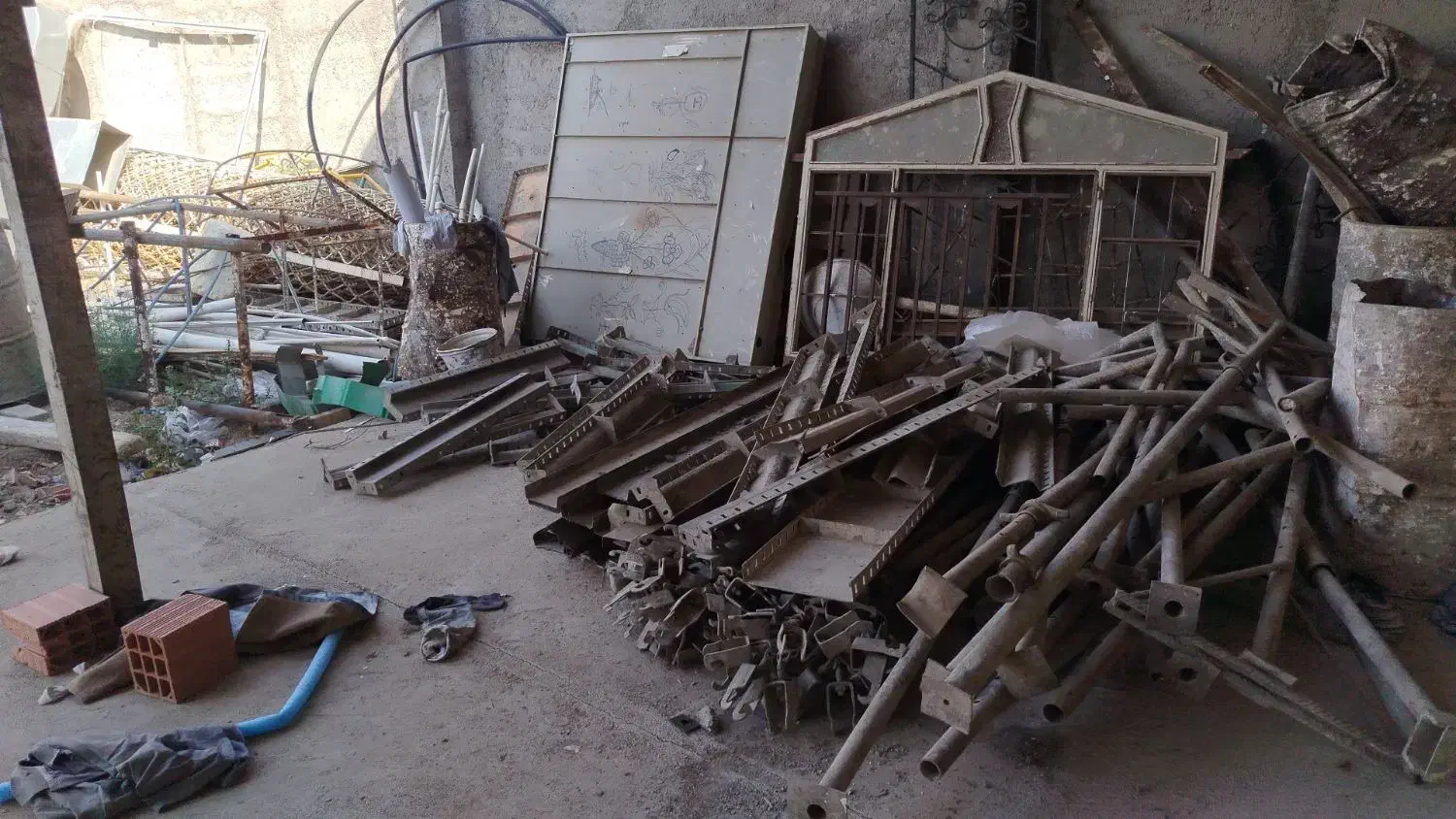 ضایعات برنجی مس آلومینیوم شیر آلات کارتن کاغذ|عمده‌فروشی|پردیس, فاز ۱|دیوار