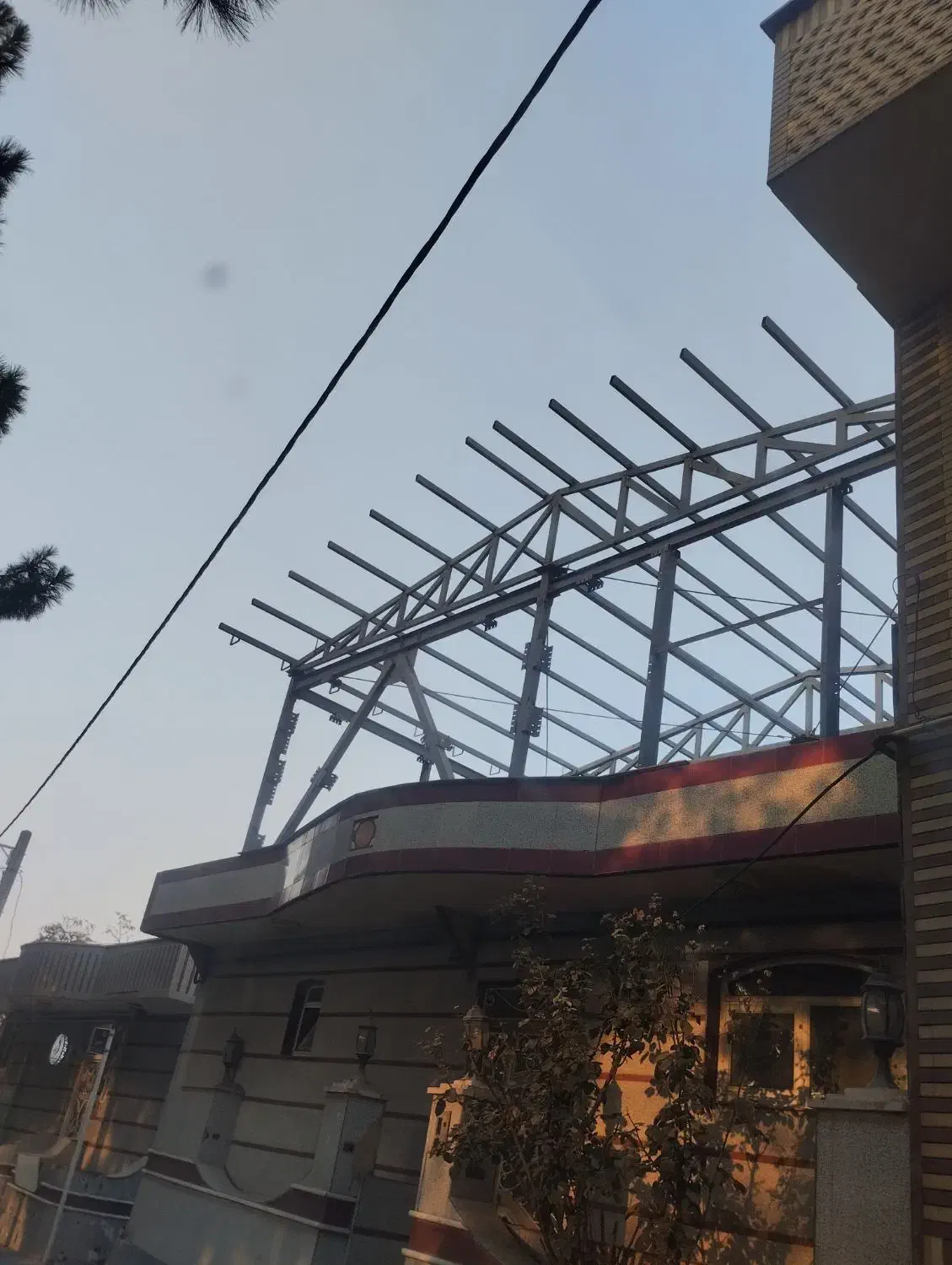 جوشکاری و نصب شیروانی و تخریب ساختمان|خدمات پیشه و مهارت|تبریز, |دیوار