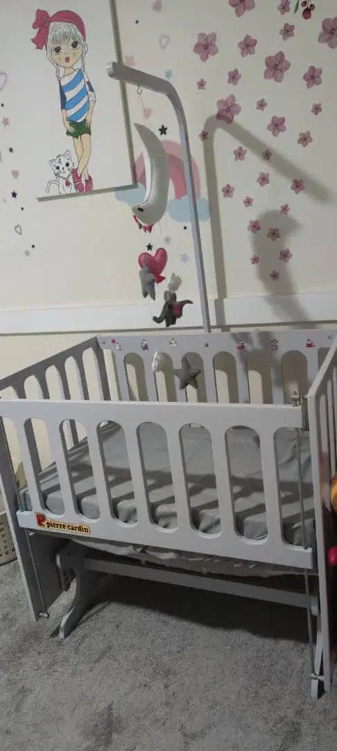 تخت نوزاد گهواره ای نو|تخت و صندلی بچه|اسلامشهر, شهرک واوان|دیوار