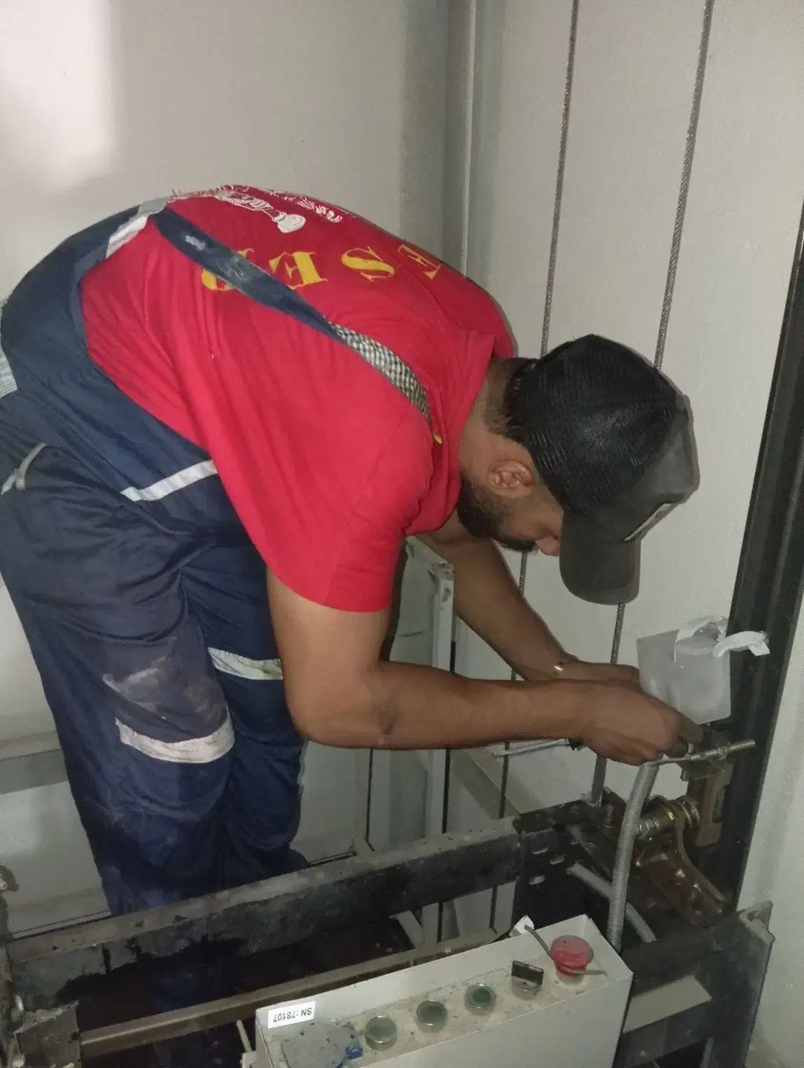 نصب ، سرویس و نگهداری  آسانسور و بالابر|خدمات پیشه و مهارت|صدرا-فارس, فاز ۱|دیوار