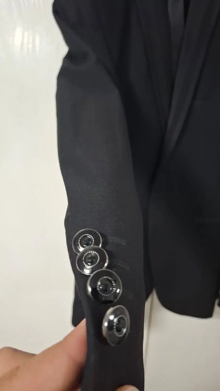 کت وشلوار|لباس|قدس, شهرقدس|دیوار