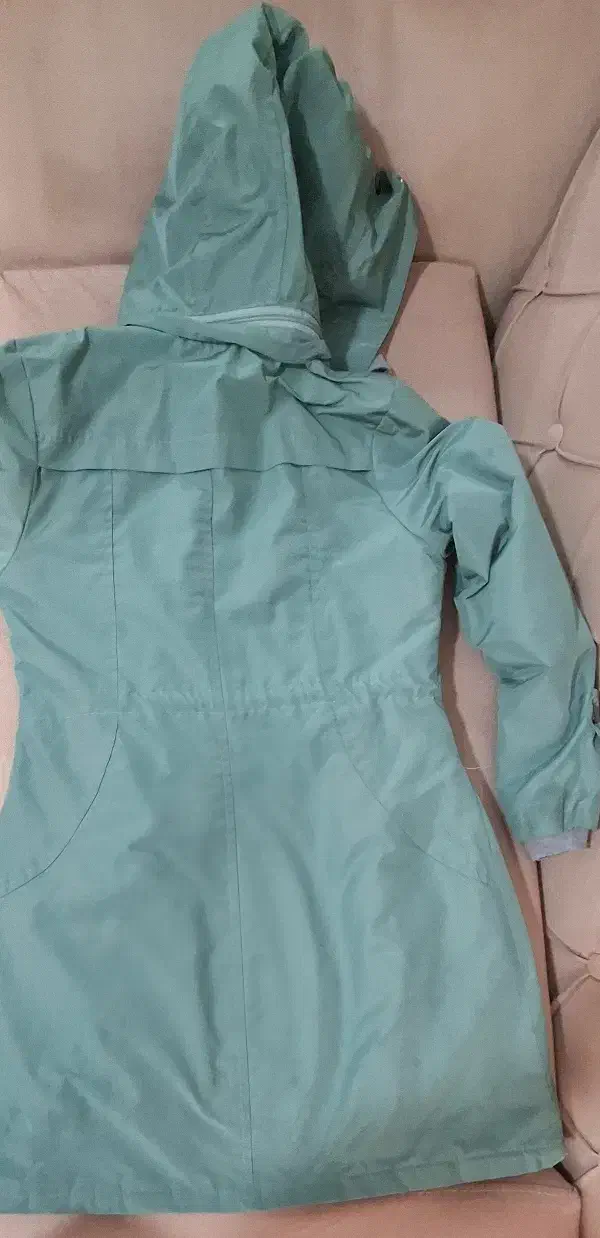 کاپشن|لباس|فیروزه, |دیوار