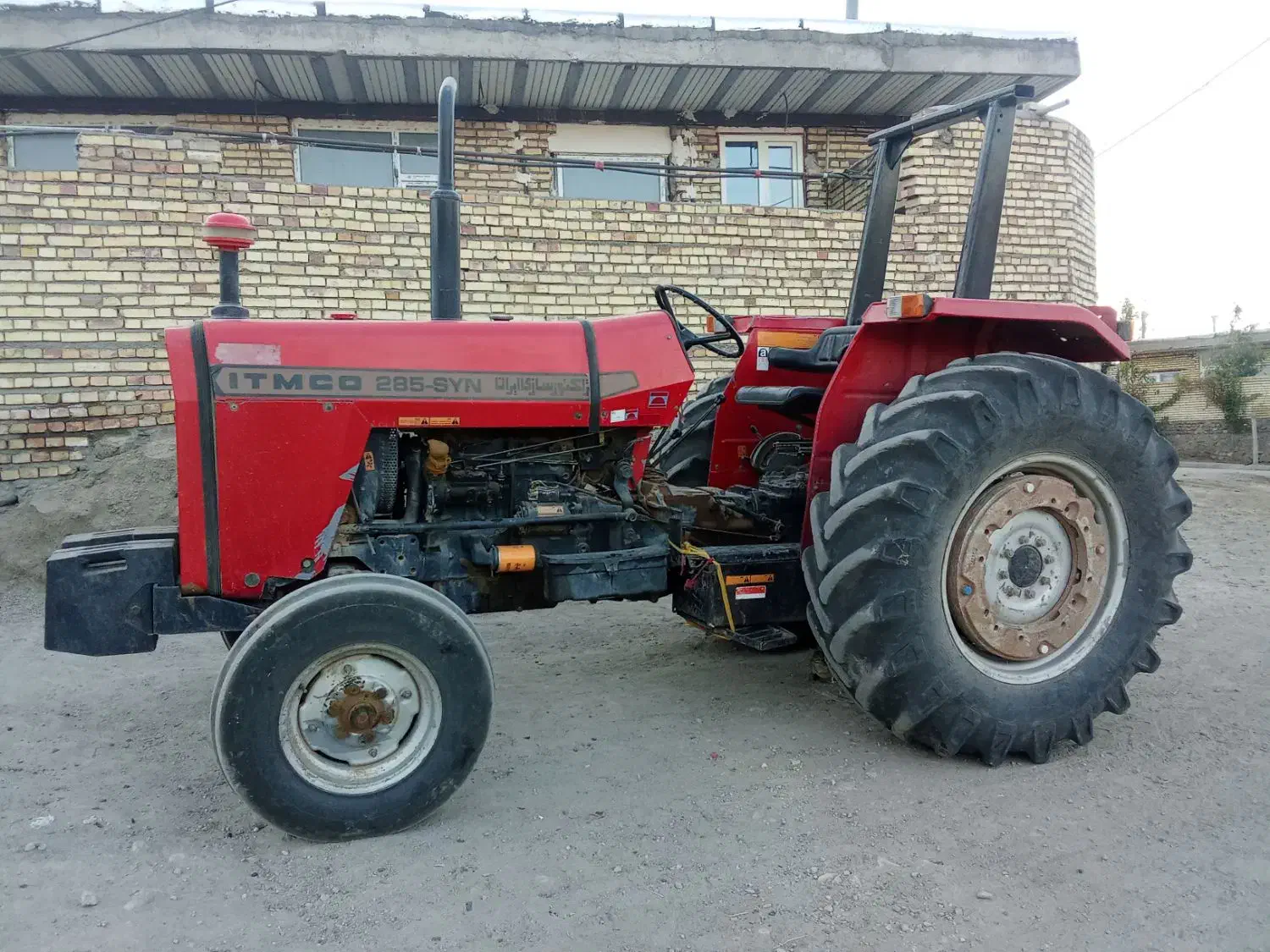 تراکتور 285 سه دنده همراه با گاواهن|خودرو سنگین|ماهنشان, |دیوار