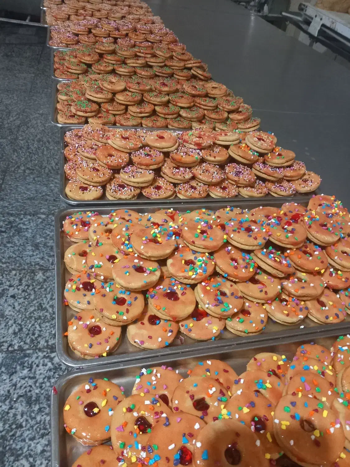 قناد هستم|استخدام خدمات فروشگاه و رستوران|سمنان, |دیوار