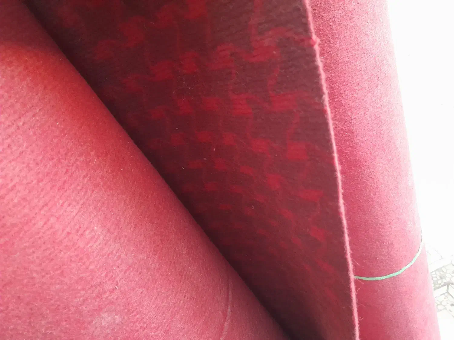 موکت کبریتی|موکت|پیر بکران, |دیوار