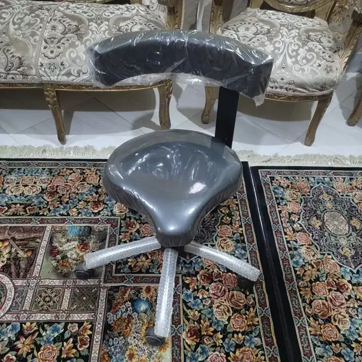 صندلی زین دار کاملا نو مخصوص تتو مژه ناخن و....|صندلی و نیمکت|کرج, پیشاهنگی|دیوار