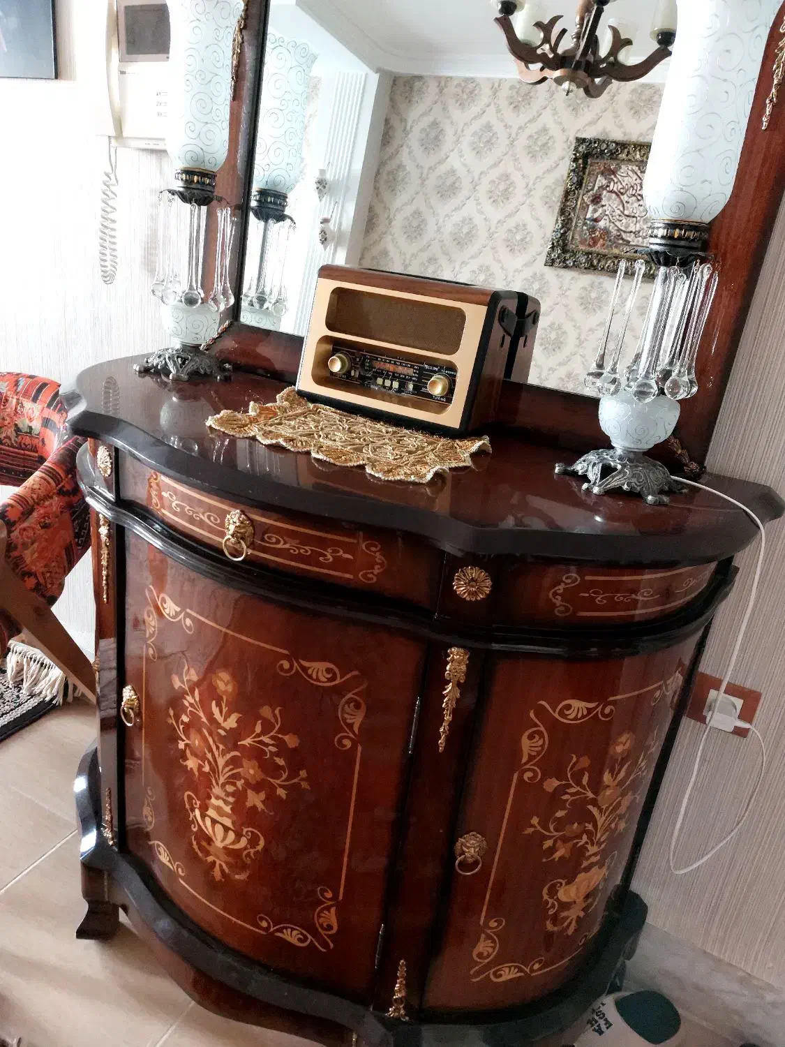 بوفه و اینه کنسول تمیز و سالم|بوفه، ویترین، کنسول|محمدیه-قزوین, |دیوار