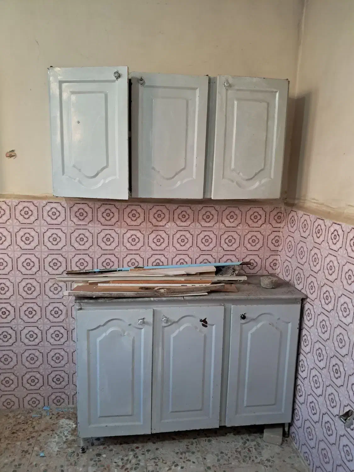 کابینت فلزی تمیز|آب‌چکان و نظم‌دهنده ظروف|آبدانان, |دیوار