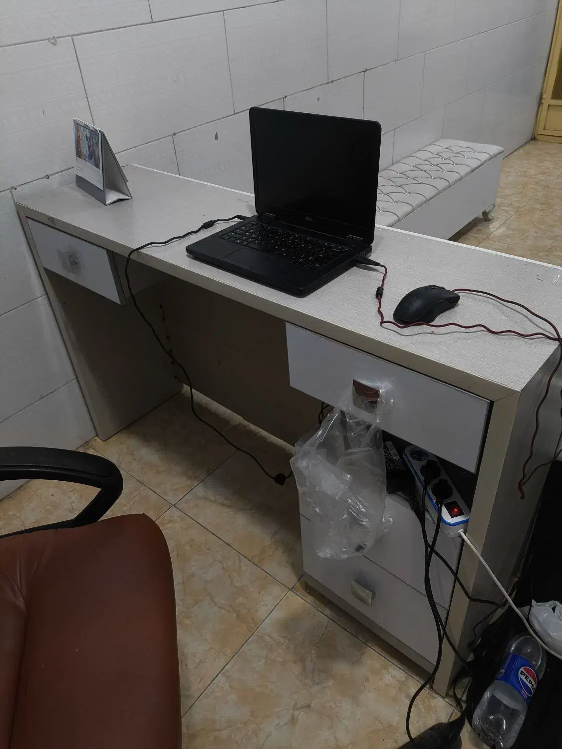 ویترین چوبی و آهنی|بوفه، ویترین، کنسول|چغادک, |دیوار