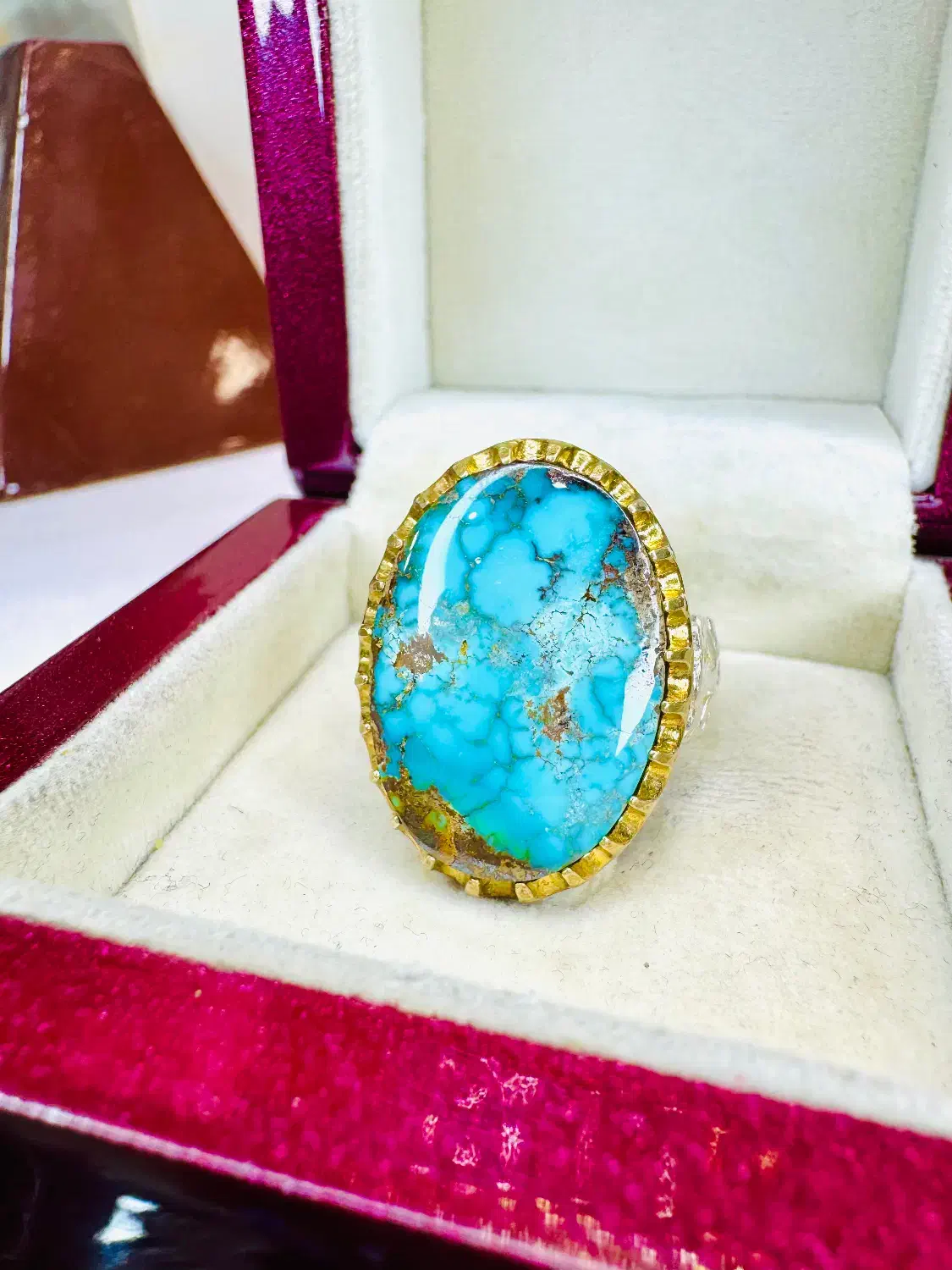 انگشتر فوق لوکس سنگ فیروزه آبی درباری رگه طلایی|بدلیجات|تبریز, |دیوار