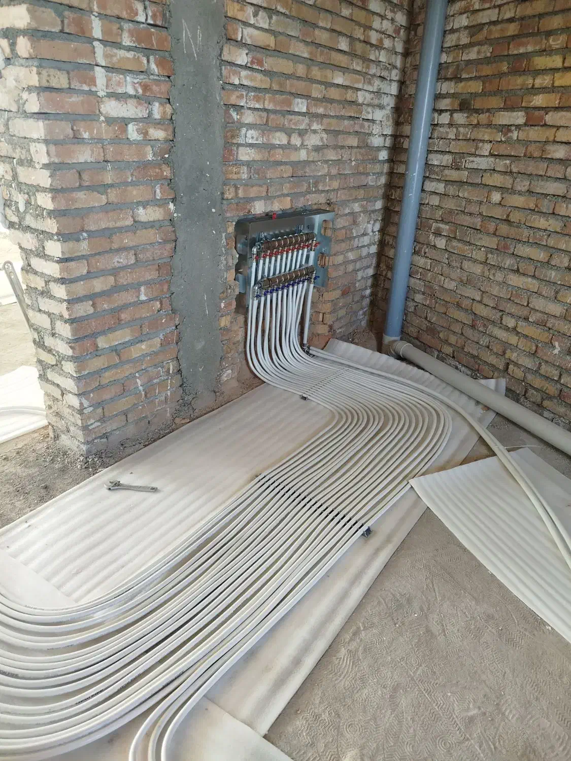 لوله کشی  آب ،فاضلاب ،پکیج رادیات|خدمات پیشه و مهارت|خوی, |دیوار