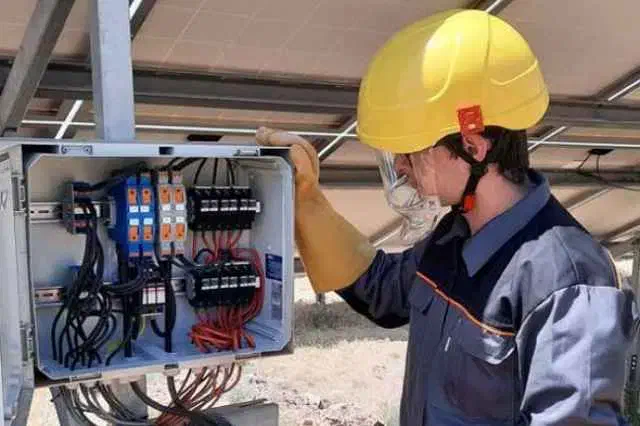 سیم کشی برق ۳ فاز تاسیسات بخاری گازی ، تیر برق و..|خدمات پیشه و مهارت|مشهد, حرم مطهر رضوی|دیوار