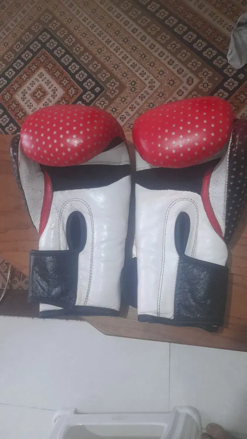 دستکش بوکس حرفه ای|تجهیزات ورزشی|رشت, باهنر|دیوار