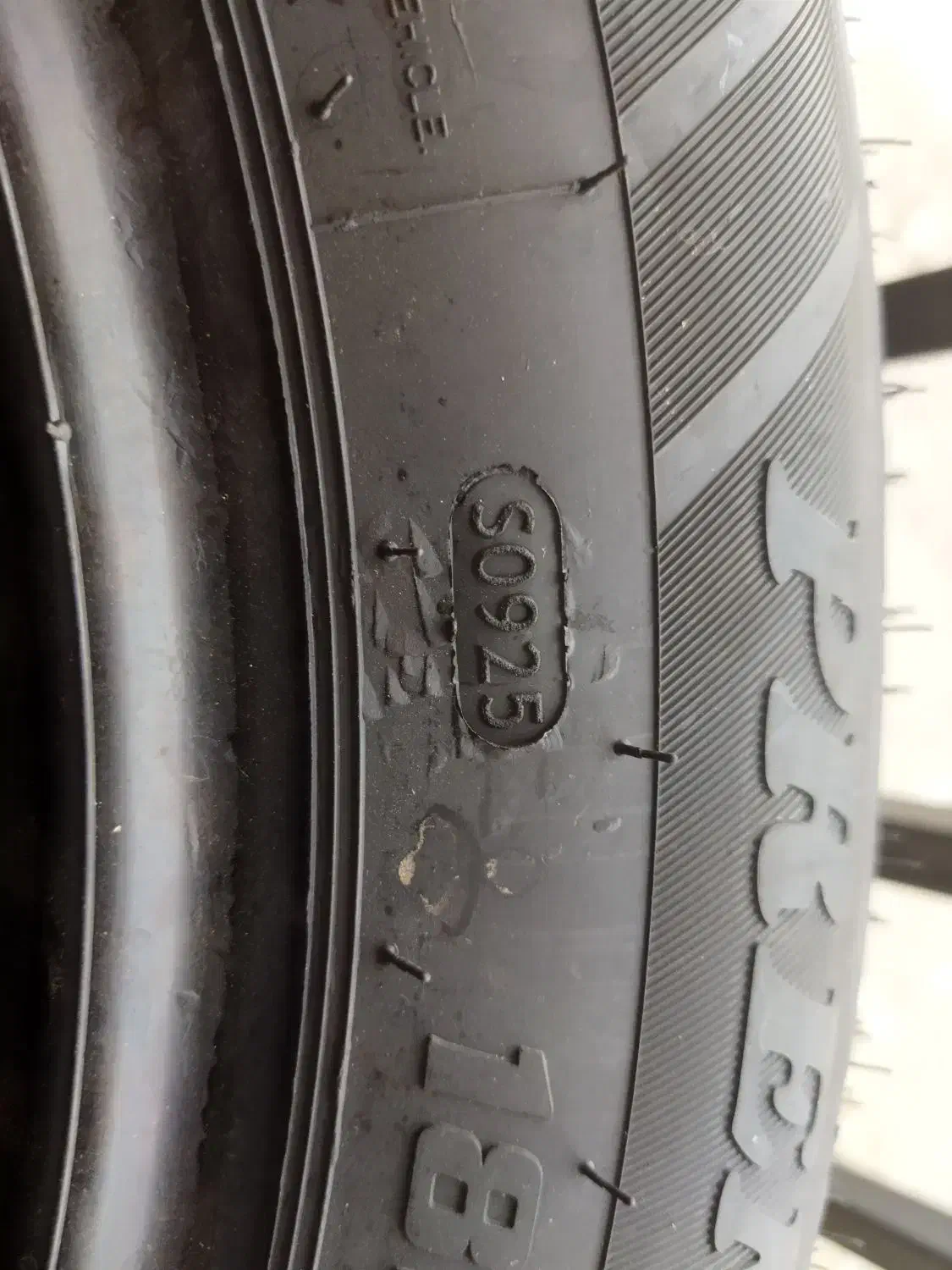 لاستیک بارز 14درجه یک|قطعات یدکی و لوازم جانبی|مشکیندشت, |دیوار